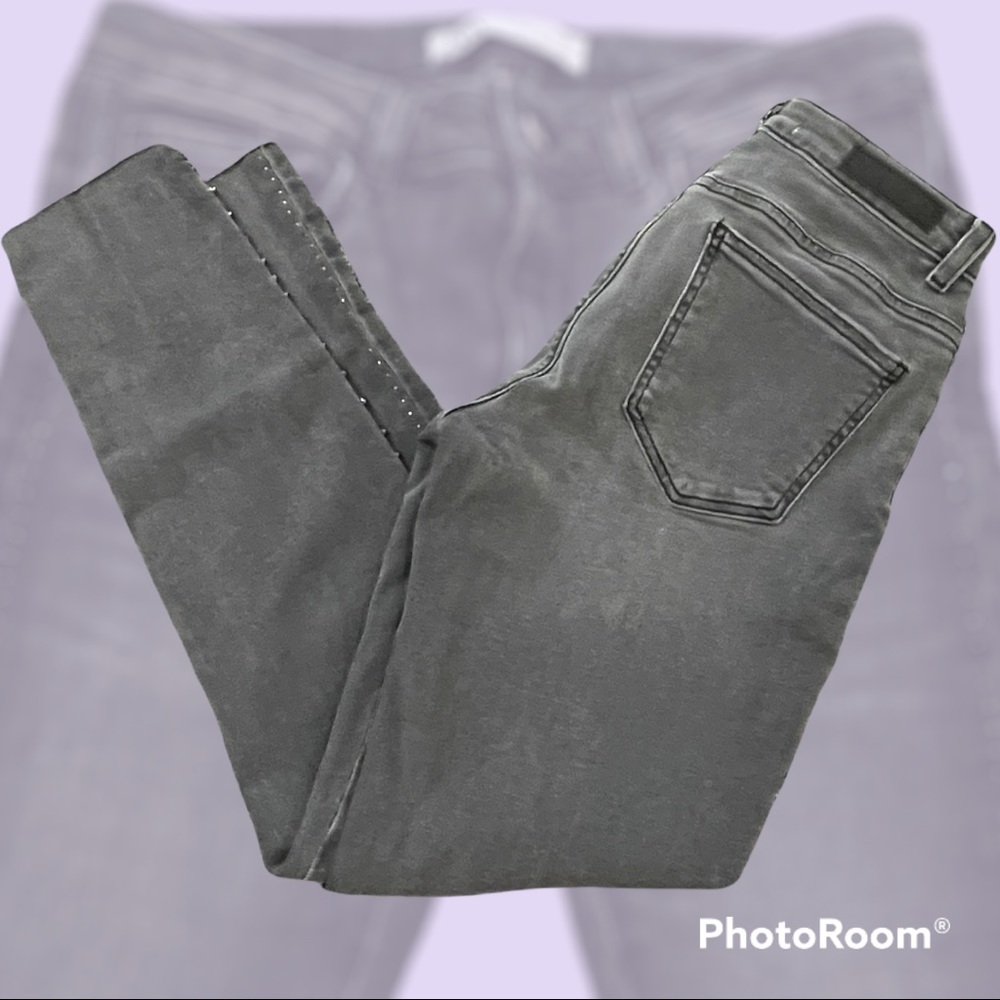 🌹 2/$20 ZARA gray wash embellished skinny jeans!